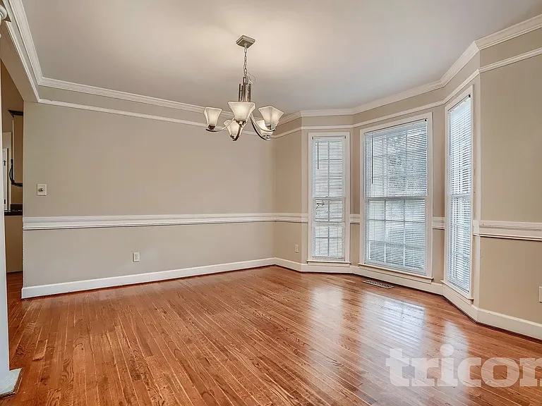 3125 Harold Way SW — Photo 10