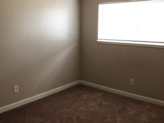 5th image of 316 6th St APT 4