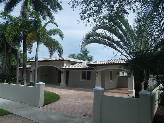 4th image of 2015 N Hibiscus Dr