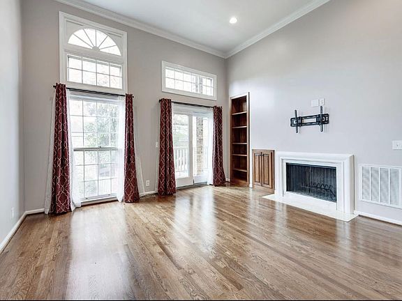 3rd image of 401 Bowling Ave Unit 17