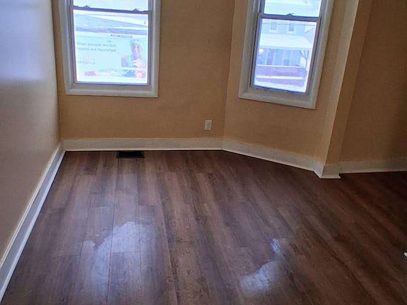 3rd image of 1602 Howard Ave