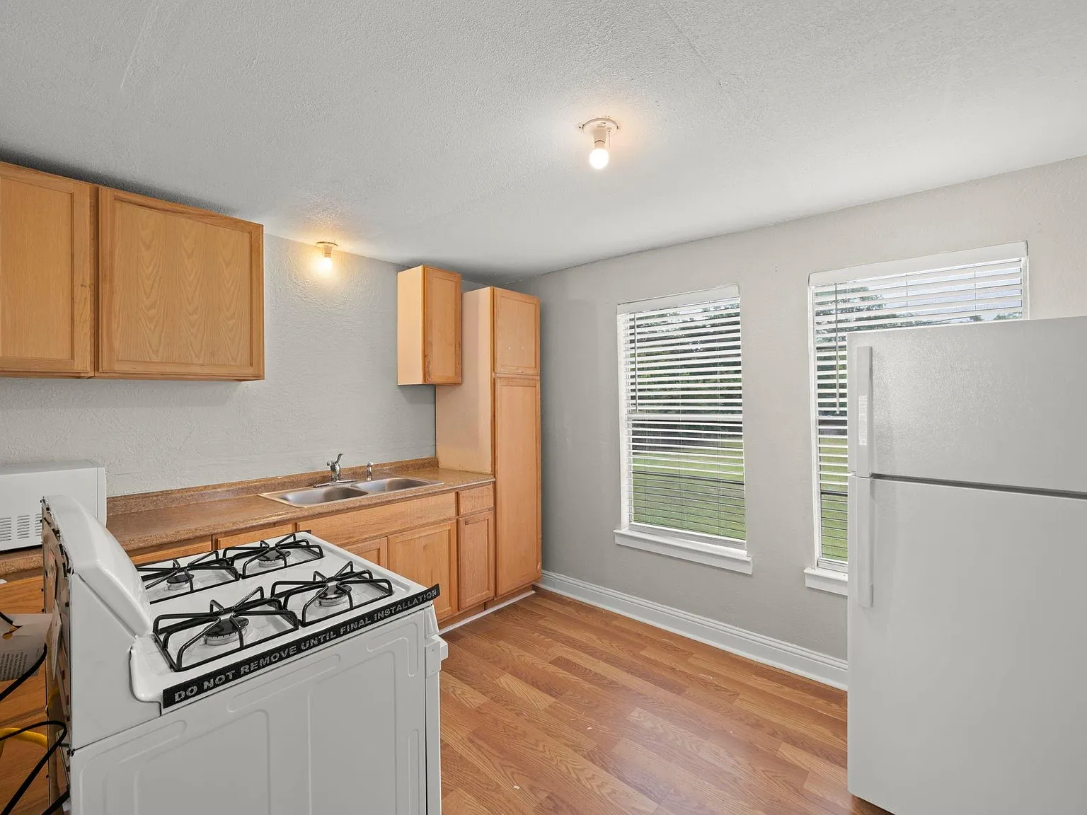 2 bed, 1.0 bath, 640 sqft, $950 — Photo 4