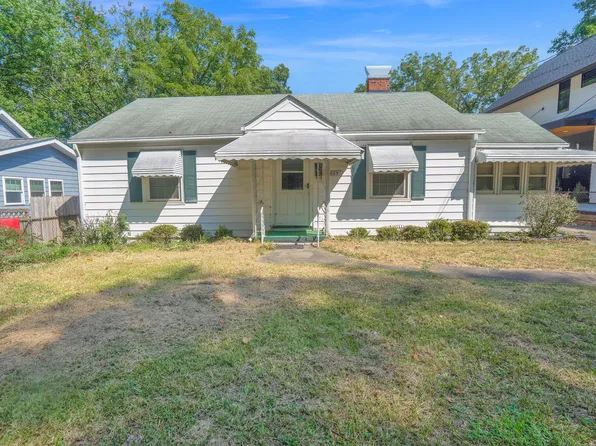 617 Monroe Dr, Raleigh, NC 27604