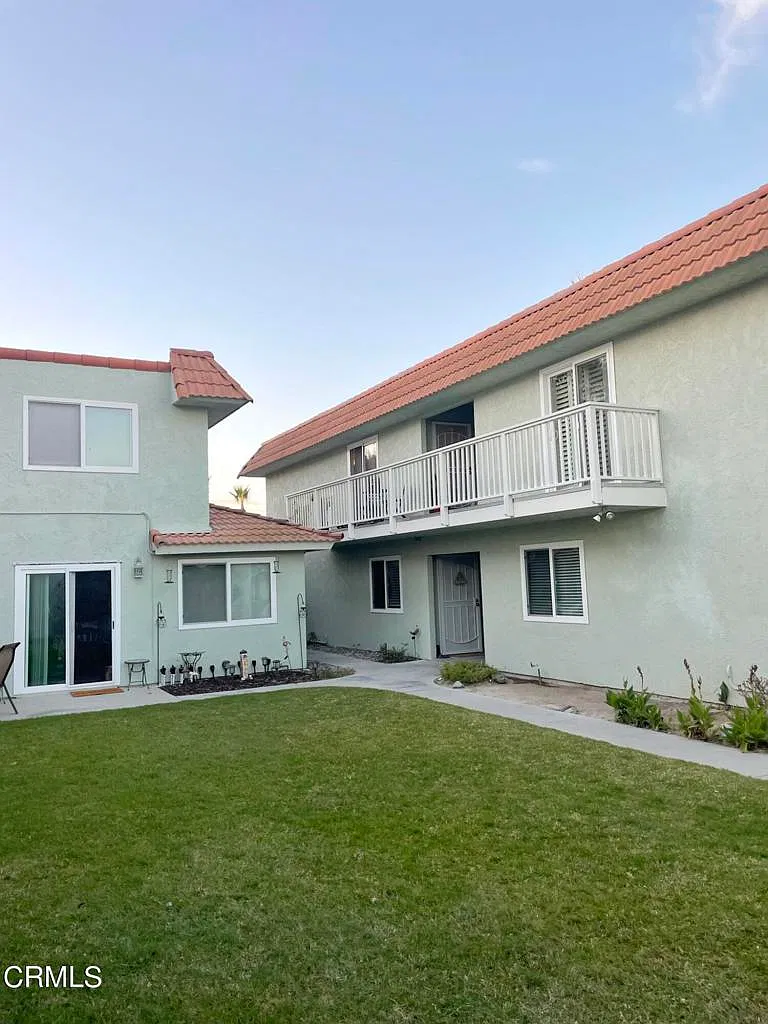 1 bed, 1.0 bath, 800 sqft, $2,400 — Photo 3
