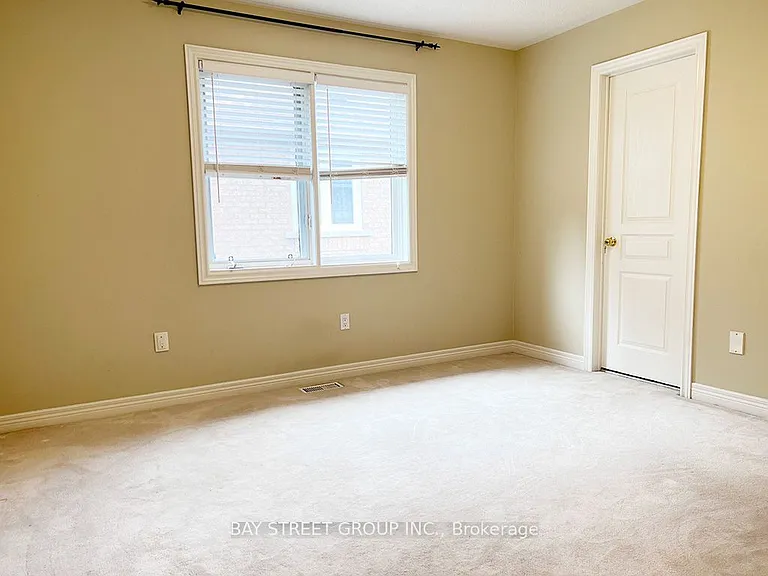 49 Forester Cres — Photo 18