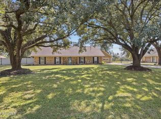 1059 Briar Patch Rd, Broussard, LA 70518