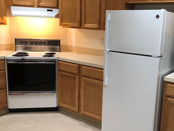5th image of 5211 Spruce Ln NW