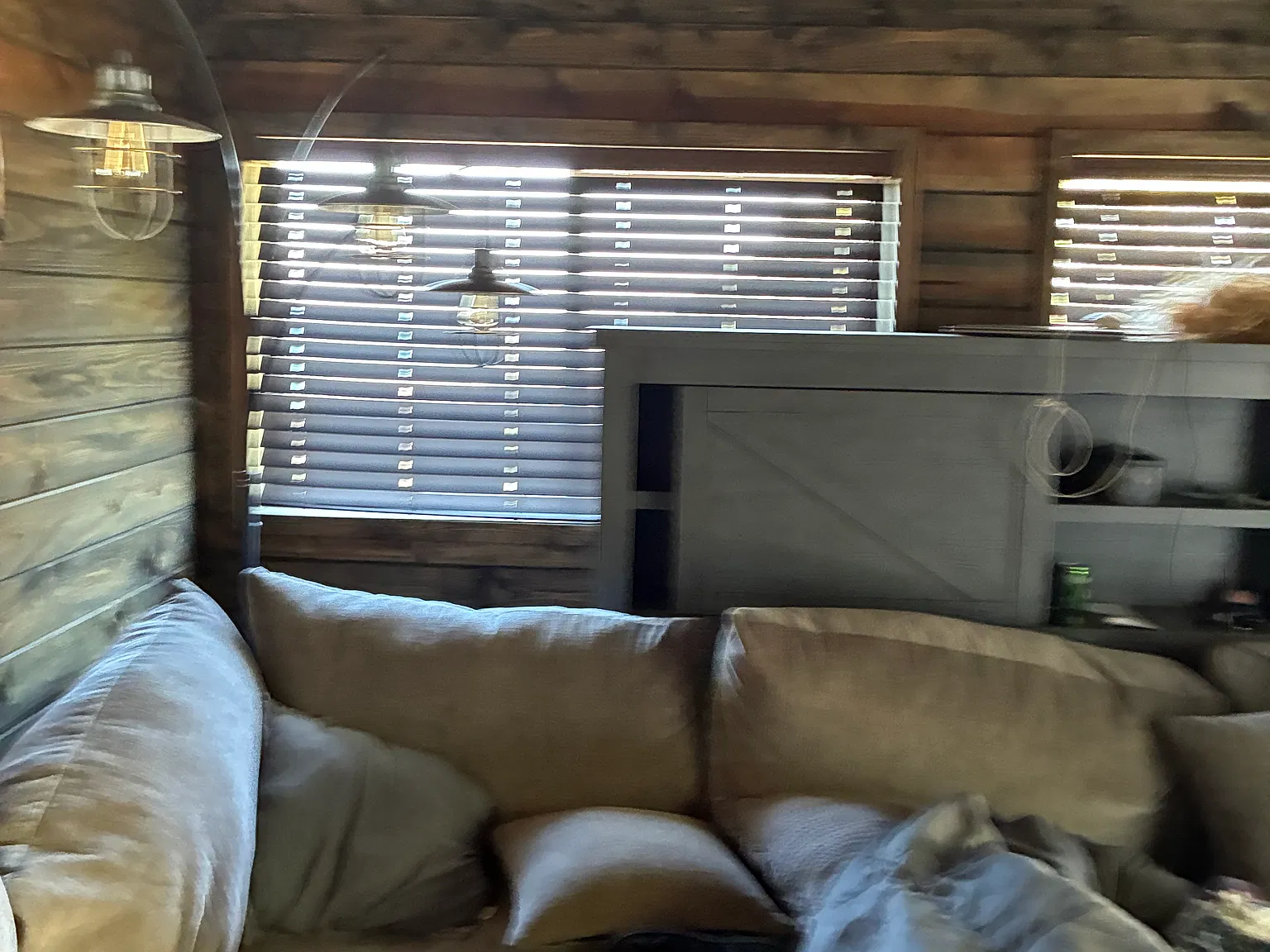 4 bed, 2497 sqft, $4,500 — Photo 3
