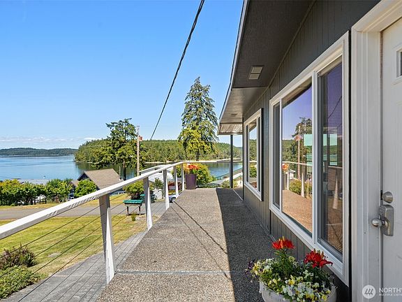 3rd image of 2519 Island Drive NW