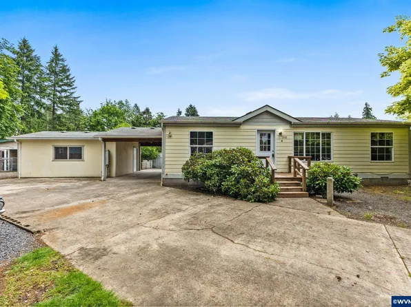 1581 40th Ln, Sweet Home, OR 97386