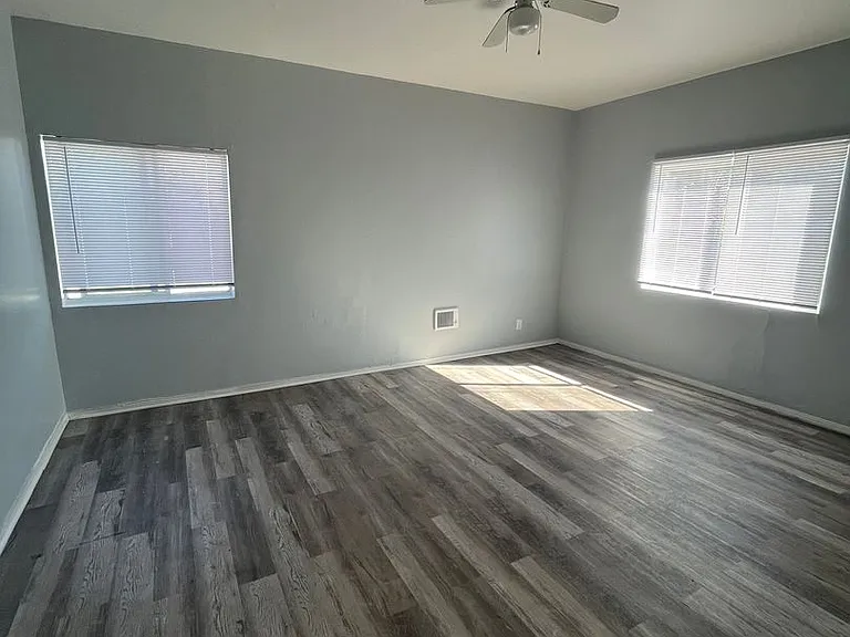 417-453 W Cowles St — Photo 12