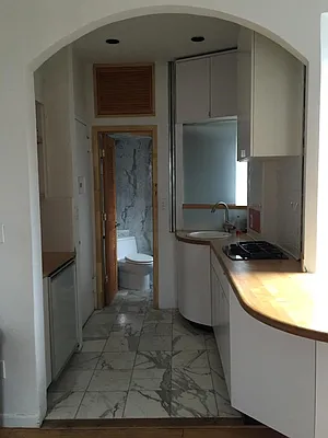 Rented by Chartwell Manhattan Realty | media 33