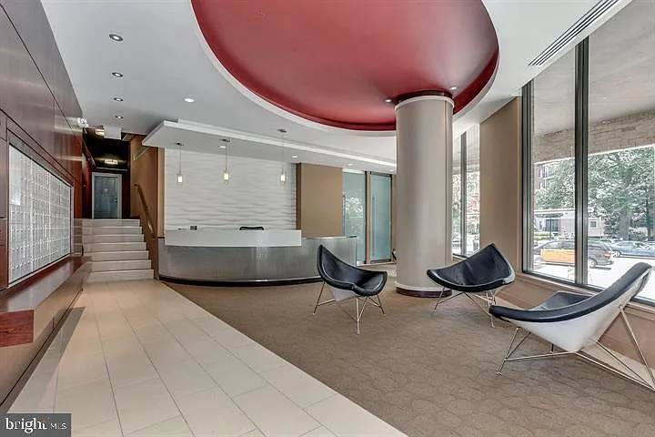 Central — Photo 3