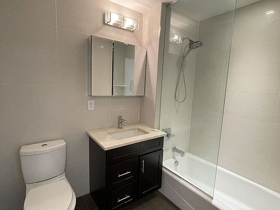 4th image of 26-11 28th St #5C