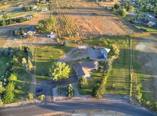 67466 Oakwood Dr, Montrose, CO 81401