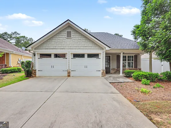 156 Cottage Club Dr, Locust Grove, GA 30248