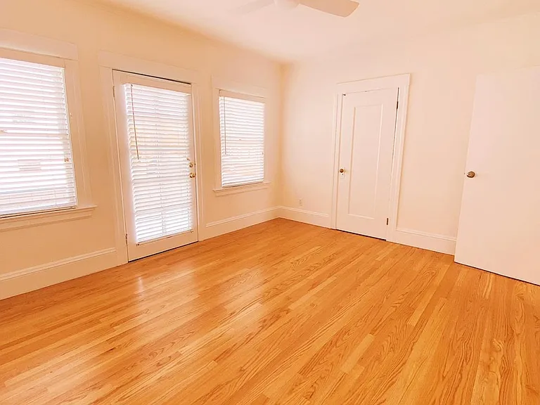 5463B Lawton Ave — Photo 18