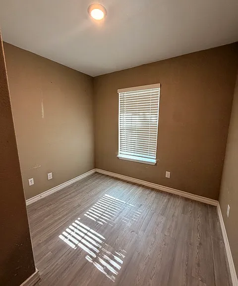 551 Westbend Dr — Photo 8
