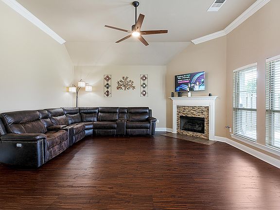 3rd image of 13739 Cantebury Ave