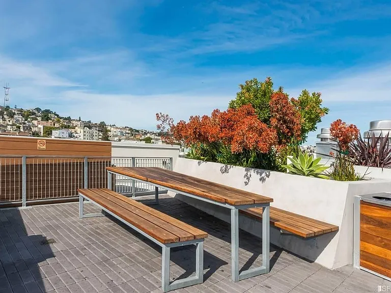 45 Bartlett St #216 — Photo 8