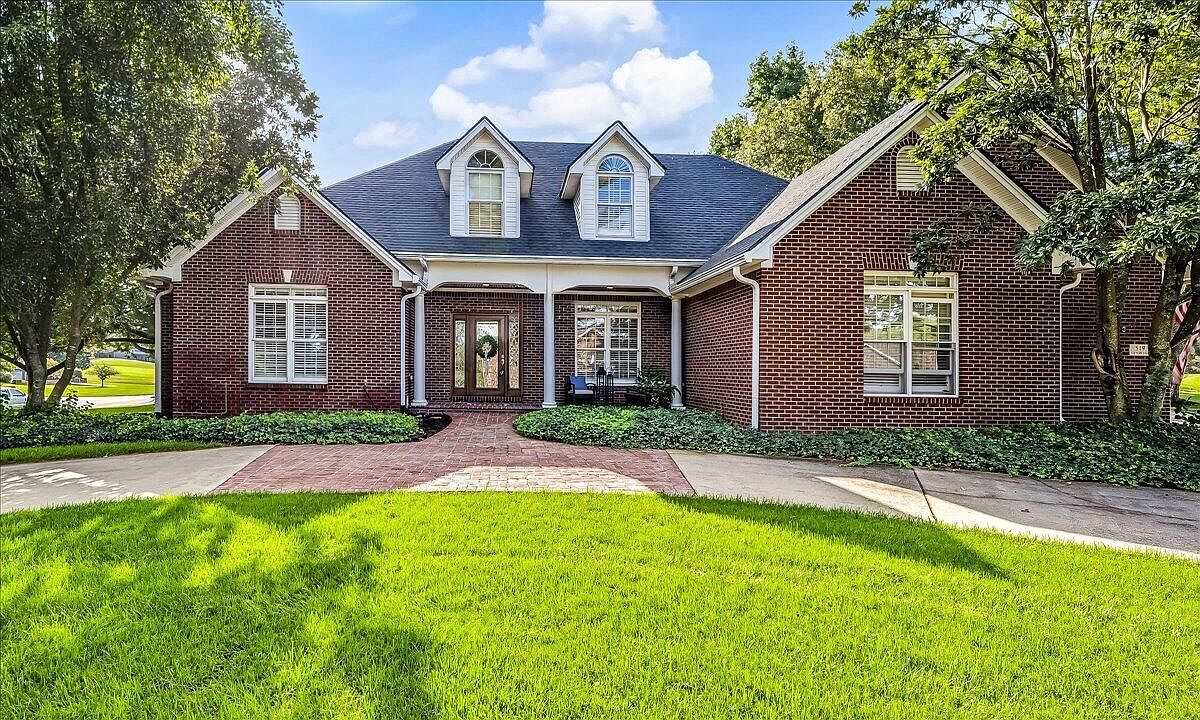 519 Country Ln — Frankfort Country Club