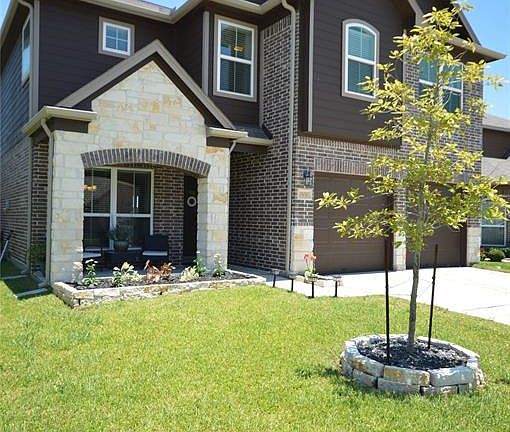 3rd image of 15010 Hope Hills Ln