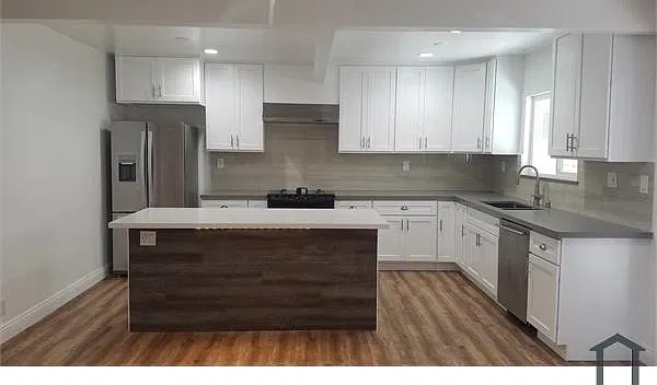 1928 W 25th St — Photo 2