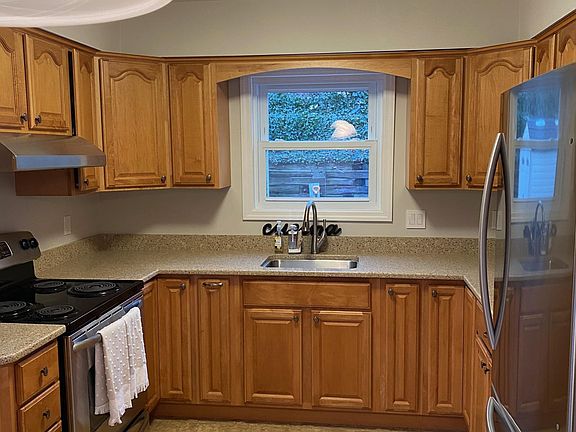 5th image of 18 Elm Ave #2