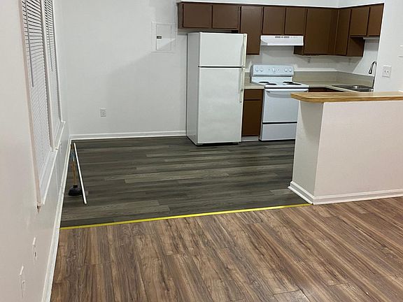 3rd image of 247 W 29th St #C