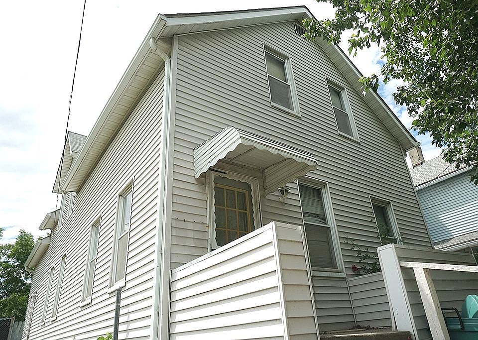 1st image of 3150 W 61st St