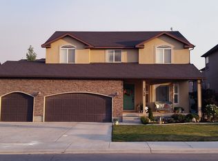3799 E Pinehurst Dr, Eagle Mountain, UT 84005