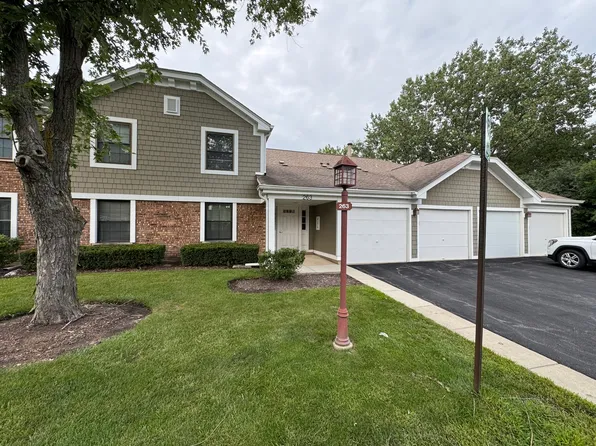 263 Driftwood Ln #2D, Schaumburg, IL 60193