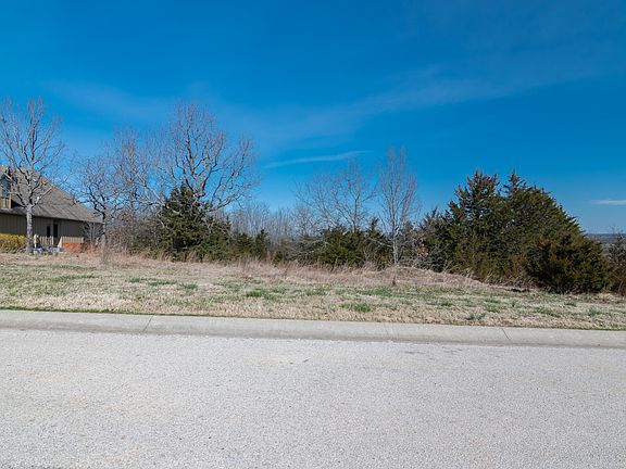 2nd image of 192 Forest Oak Drive