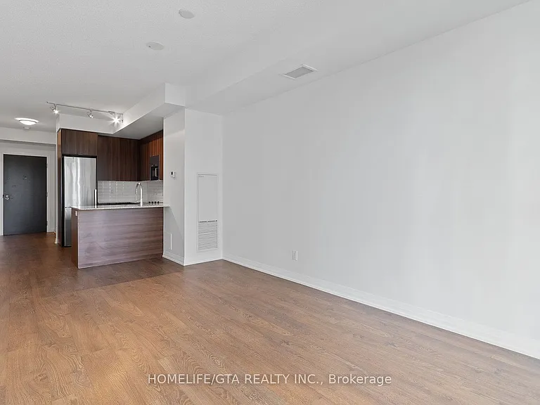 101 Erskine Ave #420 — Photo 21