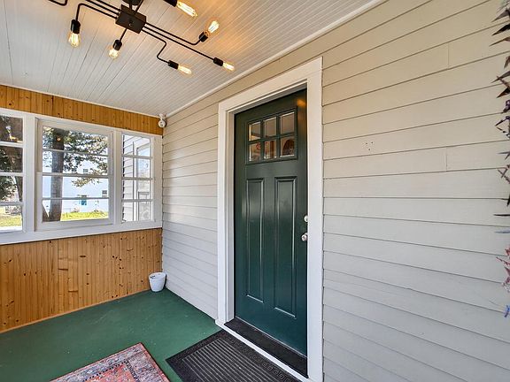 3rd image of 21 Powers Avenue