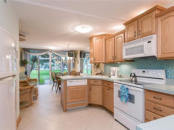 2nd image of 5095 Bay St NE APT 112
