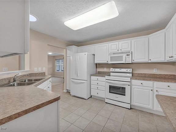 3rd image of 89 Community Dr
