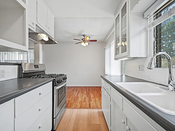 5th image of 1506 Barry Ave APT 5