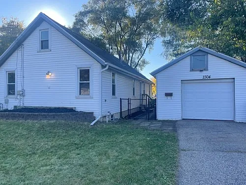 2304 Clark St Photo 1