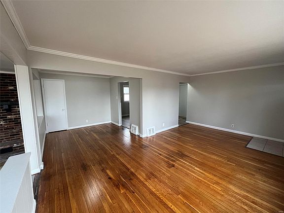 4th image of 10320 Ewell Dr