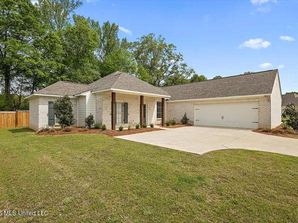 217 Jasmine Cove Cir, Brandon, MS 39042