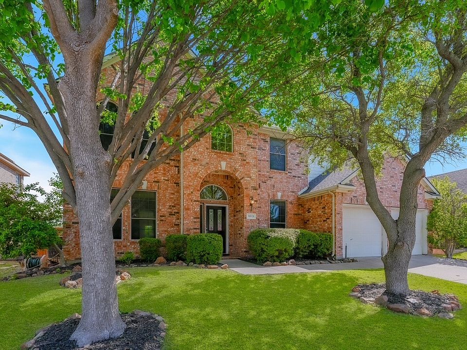 1st image of 1013 Royal Oaks Dr