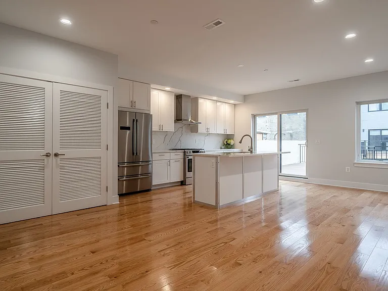 237 Tasker St — Photo 18