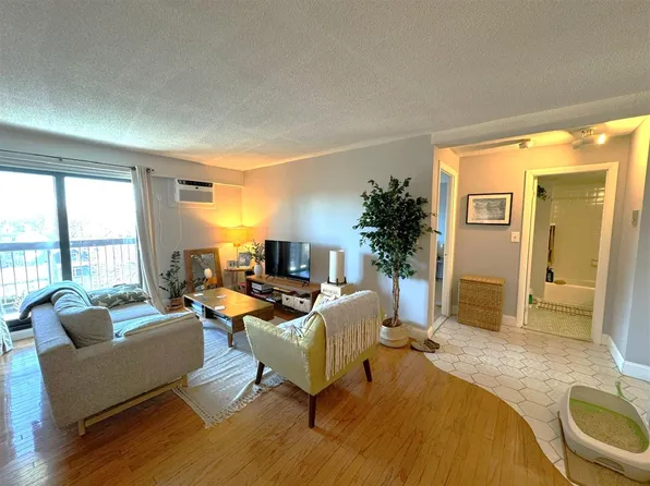 57-59 Mystic St #5A, Arlington, MA 02474