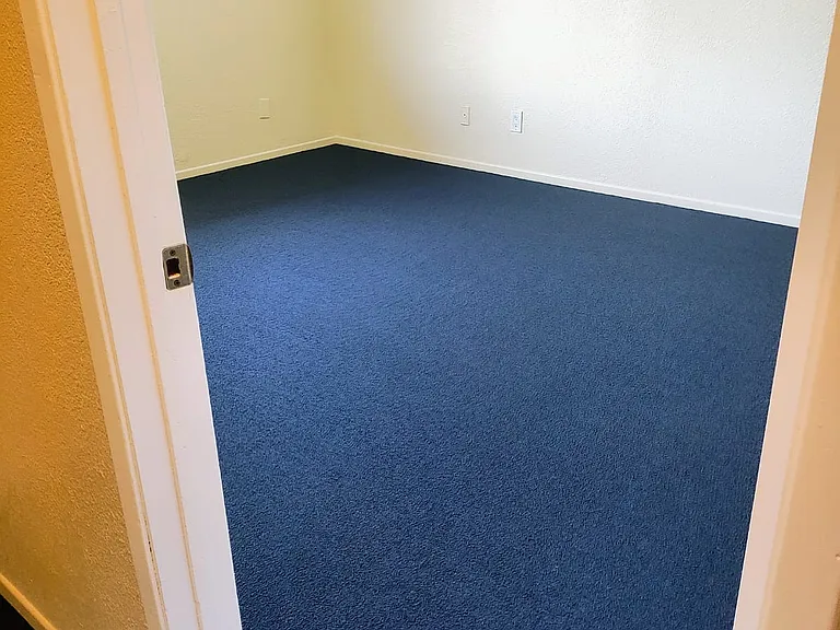 140 E Manchester Ave #6 — Photo 6