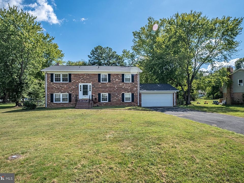 1st image of 829 Lincoln Dr
