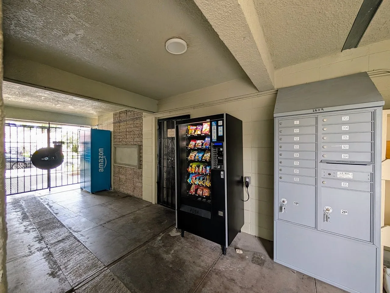Vanguard Apartments — Photo 3