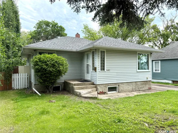 1482 95th Street, North Battleford, SK S9A 0G6
