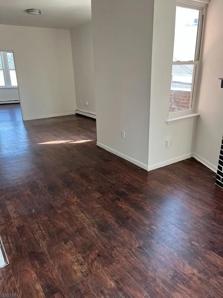 Building Photo - 340 Morris Ave #1