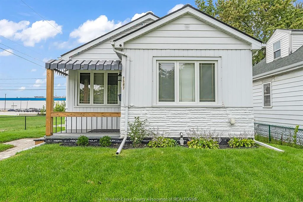 2 bed, $2,250 — Photo 1